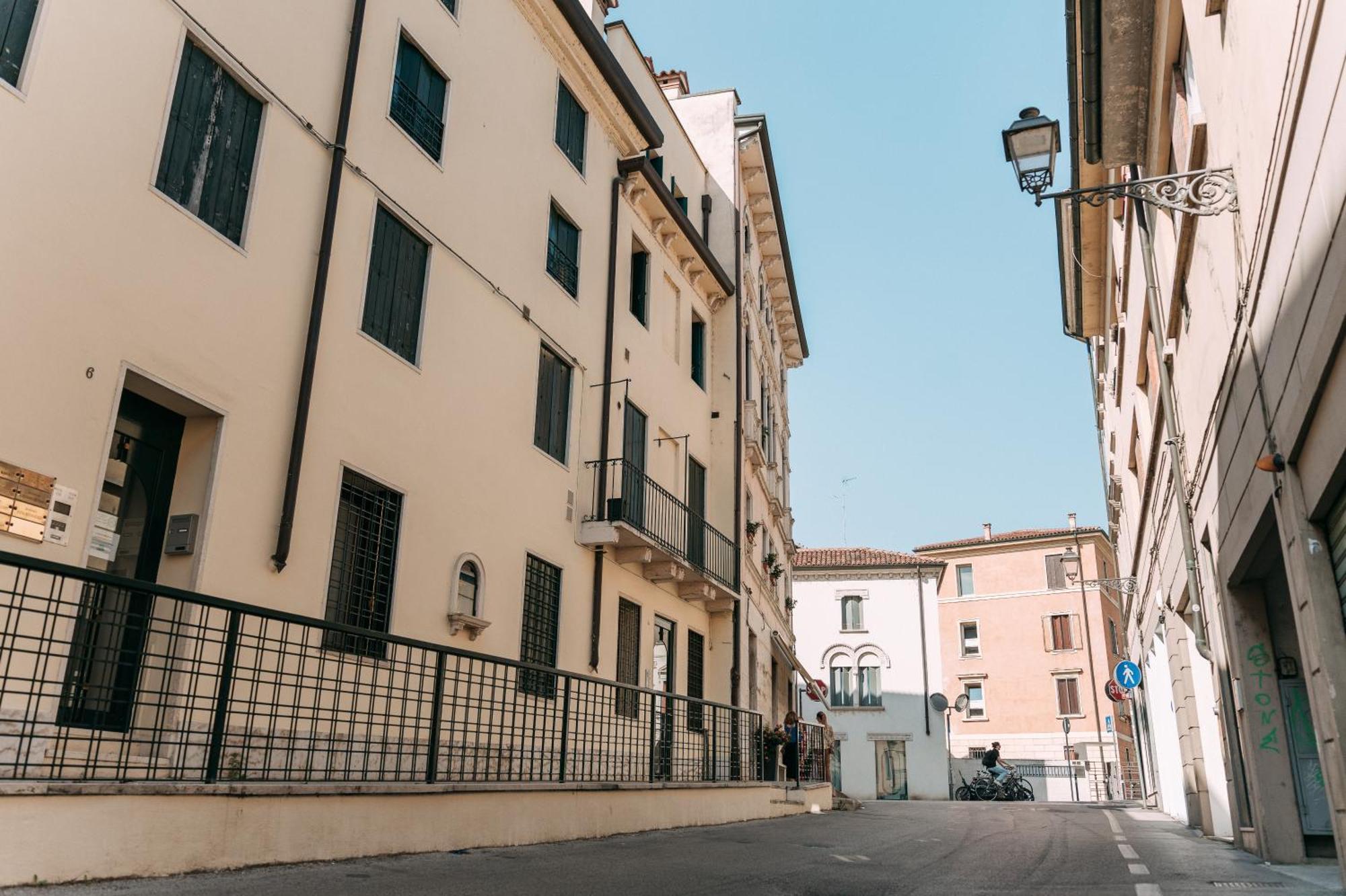 Palladio Apartment - Vista Fiume, In Centro Con Garage ヴィチェンツァ エクステリア 写真